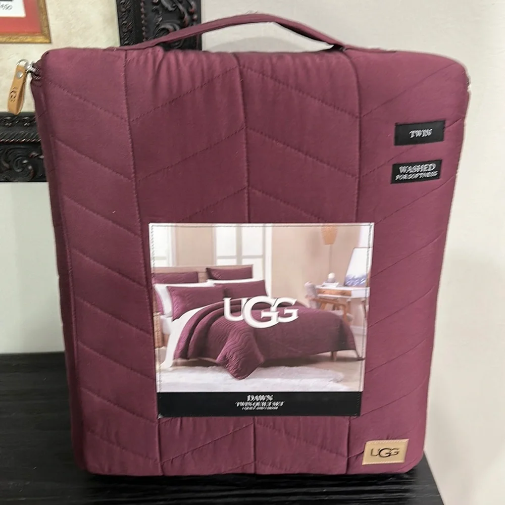 UGG® Dawn 2-Piece Twin Quilt Set in Cabernet